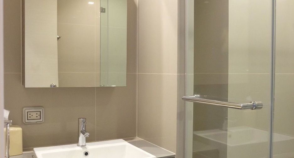 For sale 1 bed condo in Huai Khwang, Bangkok