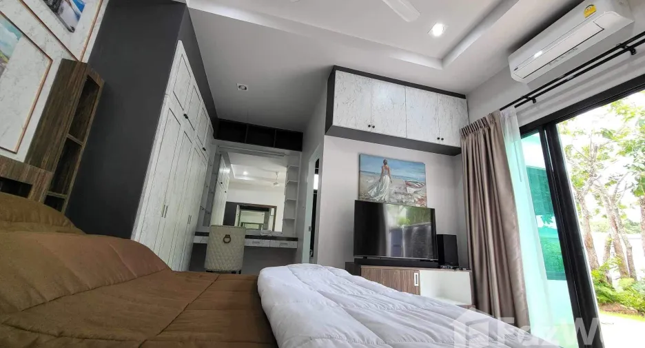 For sale 4 bedrooms house in Thalang, Phuket