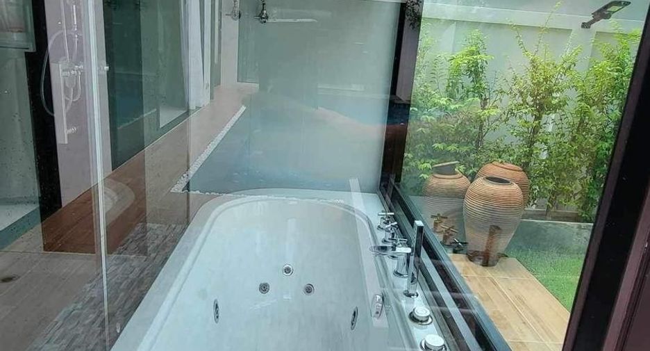 For sale 4 bedrooms house in Thalang, Phuket