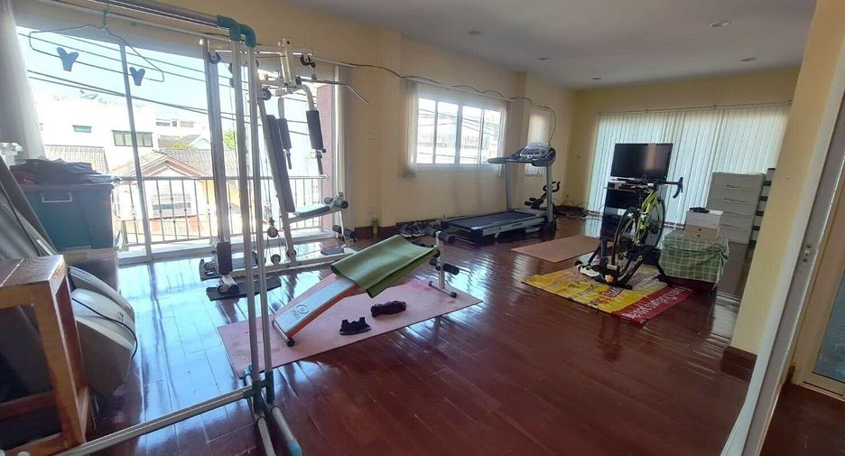 Casa en venta de 4 habitaciones en Chatuchak, Bangkok