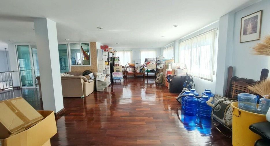 Casa en venta de 4 habitaciones en Chatuchak, Bangkok