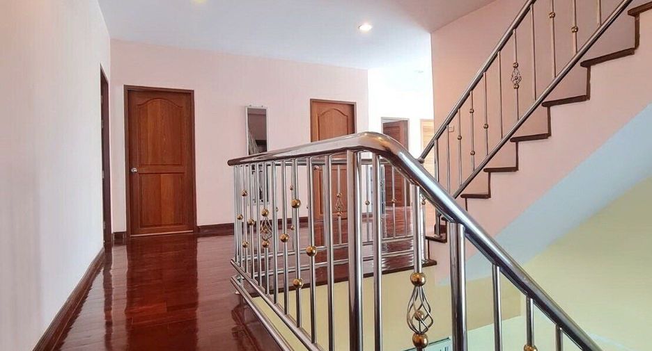 Casa en venta de 4 habitaciones en Chatuchak, Bangkok