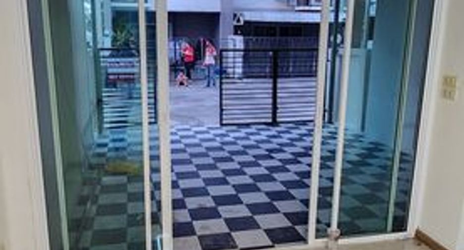 Reihenhaus zur Miete und zum Kauf mit 3 Zimmer in Pak Kret, Nonthaburi