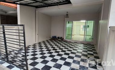 Reihenhaus zum Kauf und zur Miete mit 3 Zimmer in Pak Kret, Nonthaburi