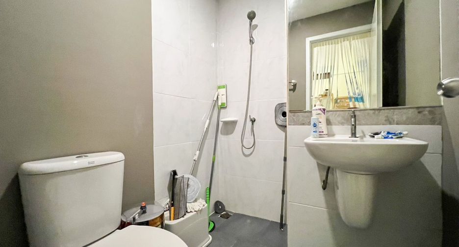 For sale 3 bedrooms townhouse in Nong Khaem, Bangkok