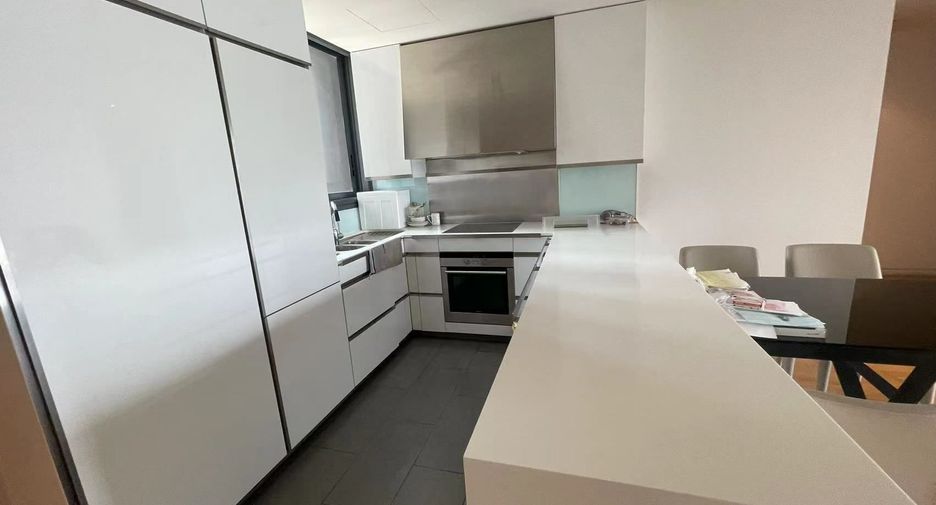 For sale 2 bedrooms condo in Sathon, Bangkok