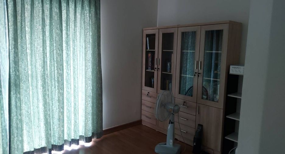 For sale 3 bedrooms townhouse in Khlong Sam Wa, Bangkok
