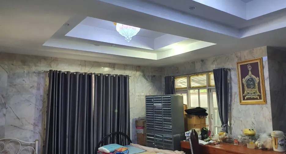 For sale 5 bedrooms house in Lat Krabang, Bangkok