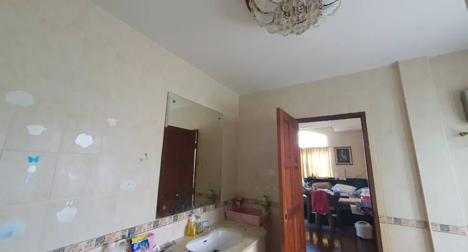 For sale 5 bedrooms house in Lat Krabang, Bangkok
