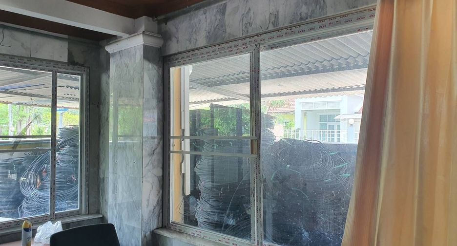 For sale 5 bedrooms house in Lat Krabang, Bangkok