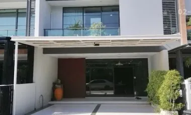 Reihenhaus zum Kauf mit 3 Zimmer in Bang Kho Laem, Bangkok