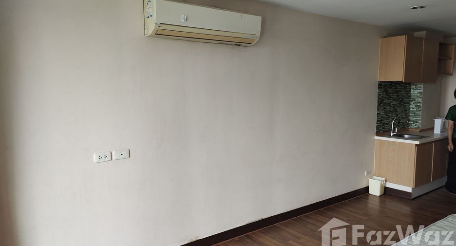 For sale studio condo in Huai Khwang, Bangkok