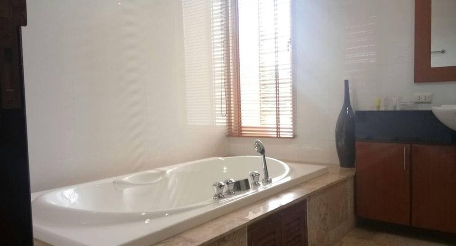 Villa en alquiler de 3 habitaciones en Mueang Phuket, Phuket