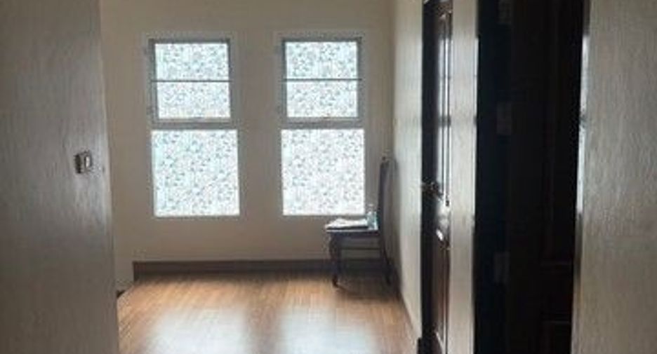 Reihenhaus zum Kauf mit 3 Zimmer in Bang Yai, Nonthaburi