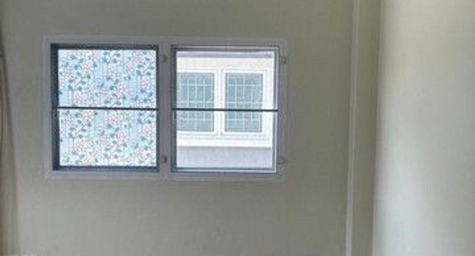 Reihenhaus zum Kauf mit 3 Zimmer in Bang Yai, Nonthaburi