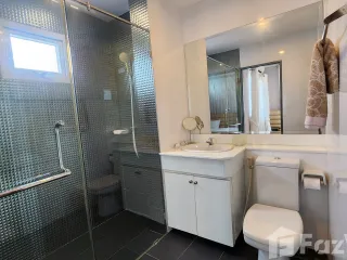 出售 4 卧室 联排别墅 在 Khlong Sam Wa, 曼谷