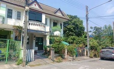 For sale 3 bedrooms townhouse in Mueang Samut Sakhon, Samut Sakhon