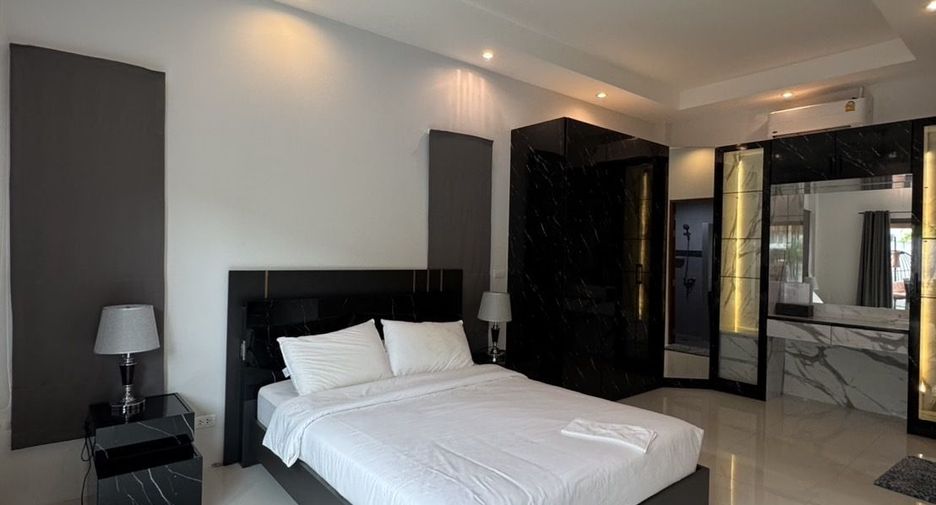 À louer 3 chambres villa à Mueang Phuket, Phuket