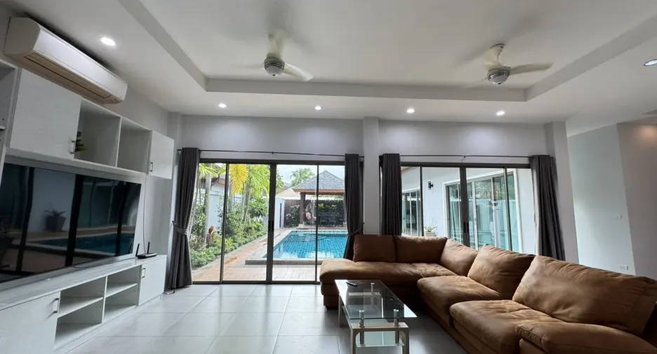 À louer 3 chambres villa à Mueang Phuket, Phuket
