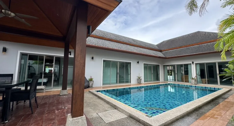 À louer 3 chambres villa à Mueang Phuket, Phuket