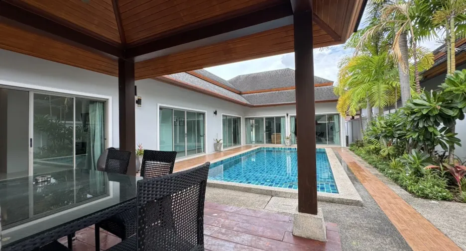 À louer 3 chambres villa à Mueang Phuket, Phuket