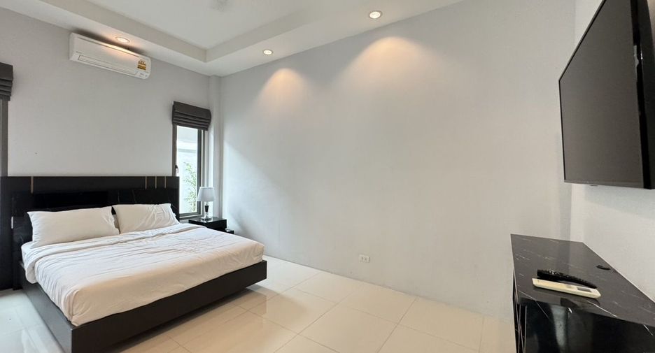 À louer 3 chambres villa à Mueang Phuket, Phuket