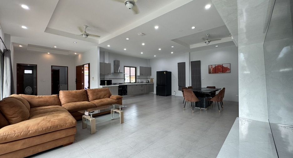 À louer 3 chambres villa à Mueang Phuket, Phuket