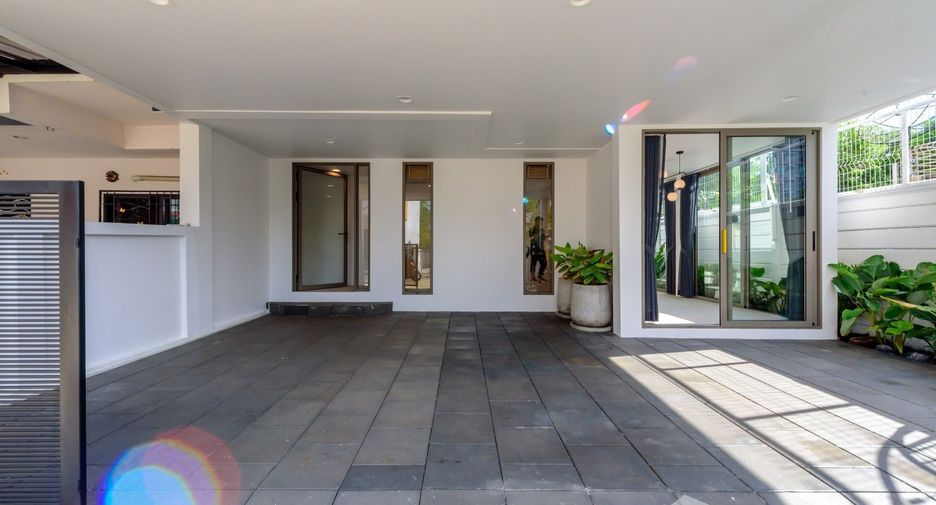 For sale and for rent 3 bedrooms townhouse in Mueang Samut Prakan, Samut Prakan