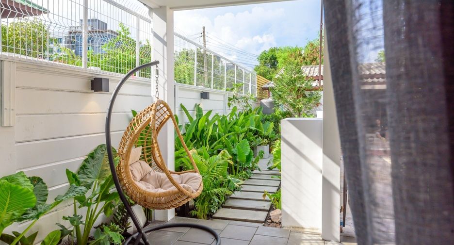 For sale and for rent 3 bedrooms townhouse in Mueang Samut Prakan, Samut Prakan