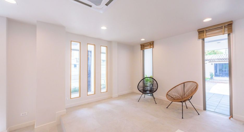For sale and for rent 3 bedrooms townhouse in Mueang Samut Prakan, Samut Prakan