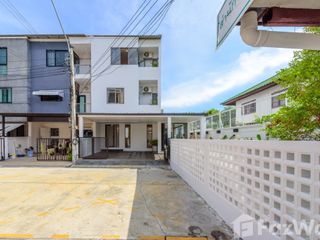 À vendre et à louer 3 chambres maison de ville à Mueang Samut Prakan, Samut Prakan