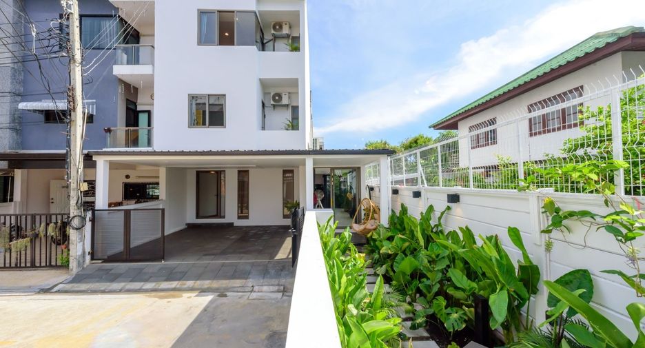 For sale and for rent 3 bedrooms townhouse in Mueang Samut Prakan, Samut Prakan