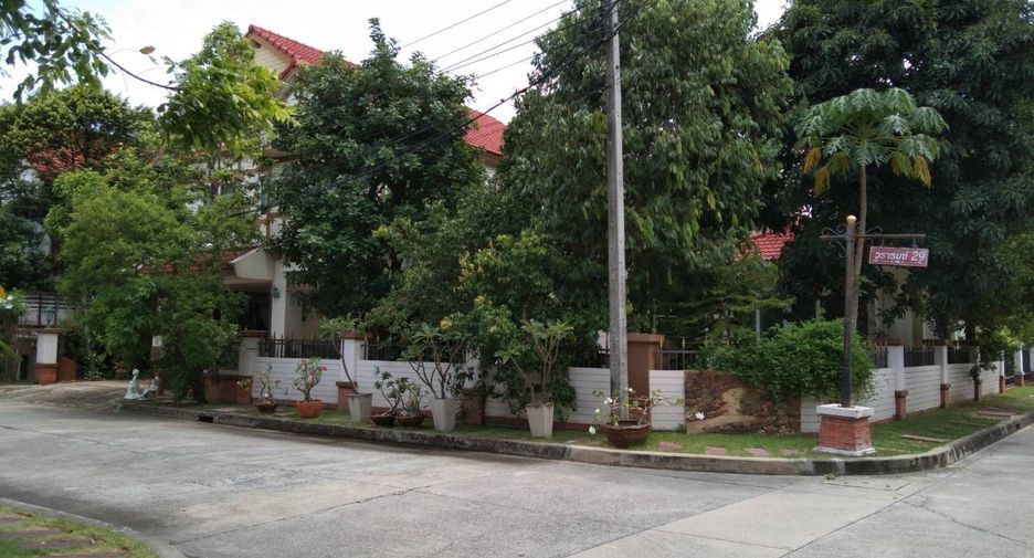 For sale 3 bedrooms house in Sai Mai, Bangkok