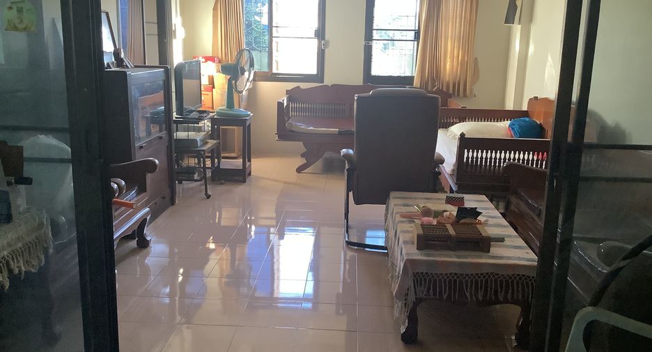 For sale 3 bedrooms retail Space in Kantharawichai, Maha Sarakham