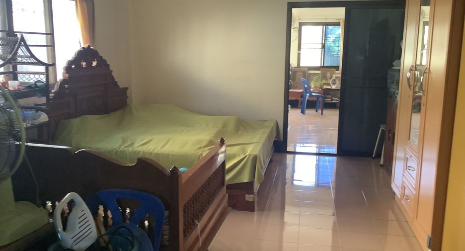 For sale 3 bedrooms retail Space in Kantharawichai, Maha Sarakham