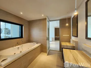 Condo en venta de 2 habitaciones en Yan Nawa, Bangkok
