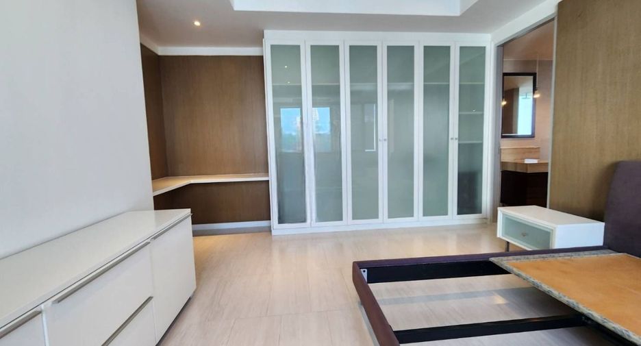 For sale 2 bedrooms condo in Yan Nawa, Bangkok