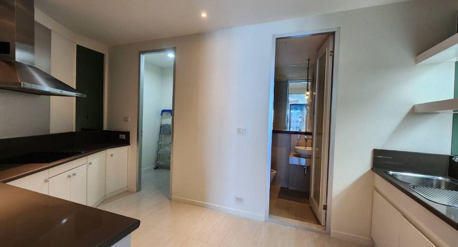 For sale 2 bedrooms condo in Yan Nawa, Bangkok