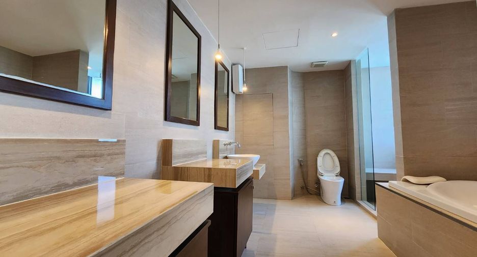 For sale 2 bedrooms condo in Yan Nawa, Bangkok