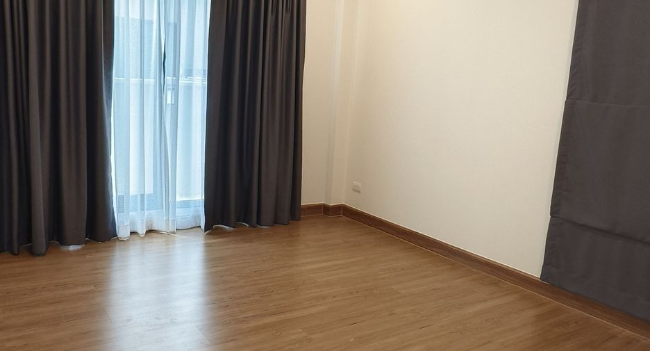 Casa en venta y en alquiler de 4 habitaciones en Mueang Pathum Thani, Pathum Thani