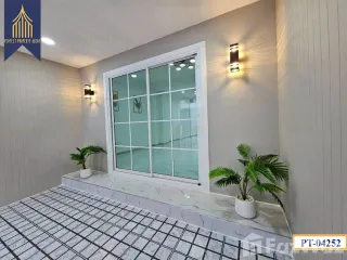 Продажа 2 спальни таунхаус в Sai Noi, Нонтабури