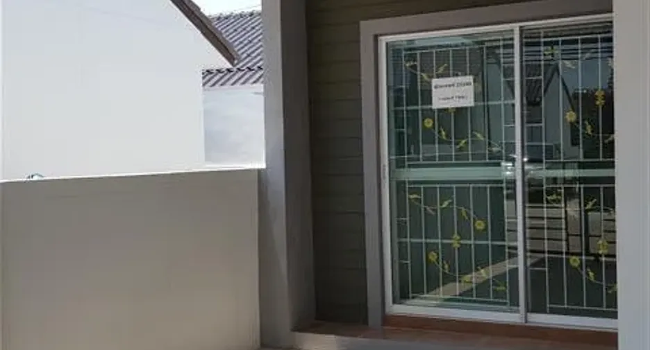 For rent 2 bedrooms townhouse in Si Maha Phot, Prachin Buri