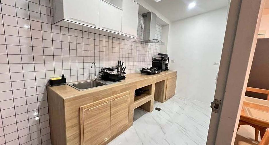 For rent 3 bedrooms townhouse in Mueang Phuket, Phuket