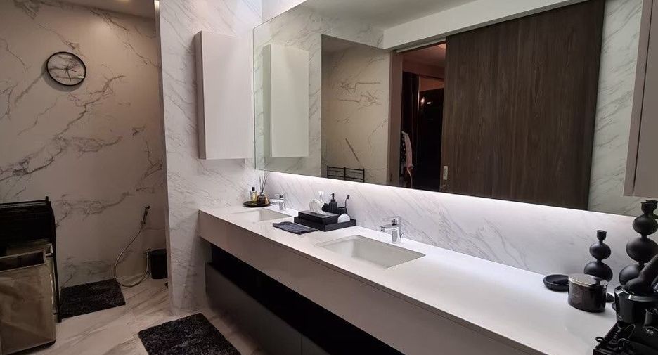 For sale 2 bedrooms condo in Watthana, Bangkok