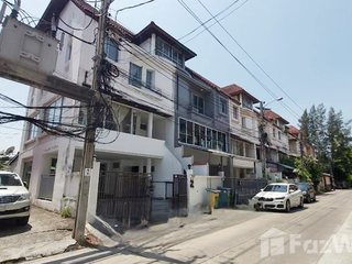 Reihenhaus zum Kauf mit 4 Zimmer in Wang Thonglang, Bangkok