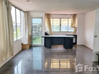 出售 4 卧室 联排别墅 在 Wang Thong Lang, 曼谷