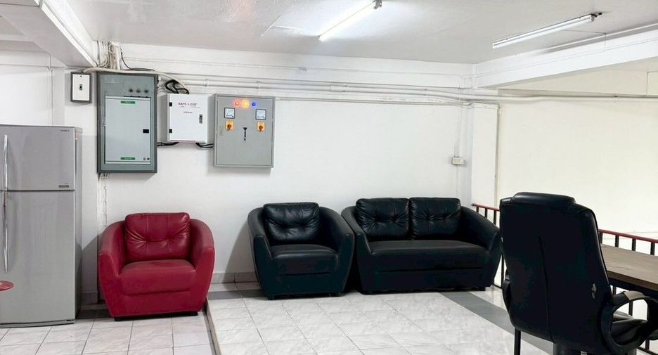 Reihenhaus zum Kauf und zur Miete mit 4 Zimmer in Bang Kruai, Nonthaburi