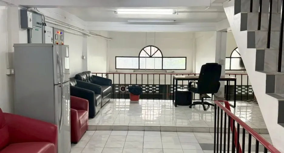 Reihenhaus zum Kauf und zur Miete mit 4 Zimmer in Bang Kruai, Nonthaburi