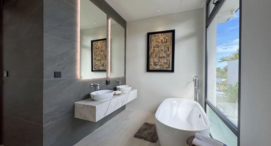 For sale 4 bedrooms villa in Mueang Phuket, Phuket