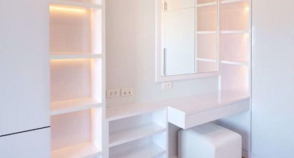 For sale 2 bedrooms condo in Yan Nawa, Bangkok